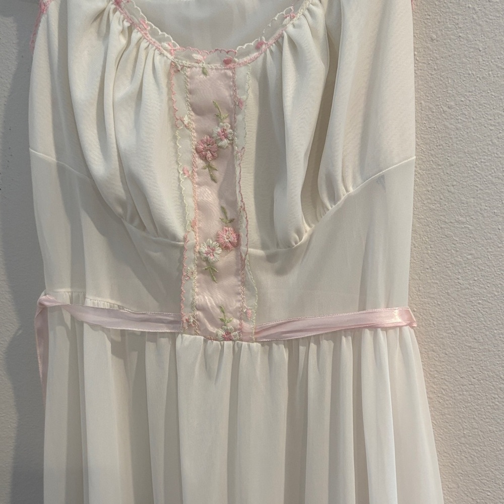 Charmode by Sears Roebuck Vintage Off White and Baby Pink Nightgown Slip Dress - Picture 3 of 15